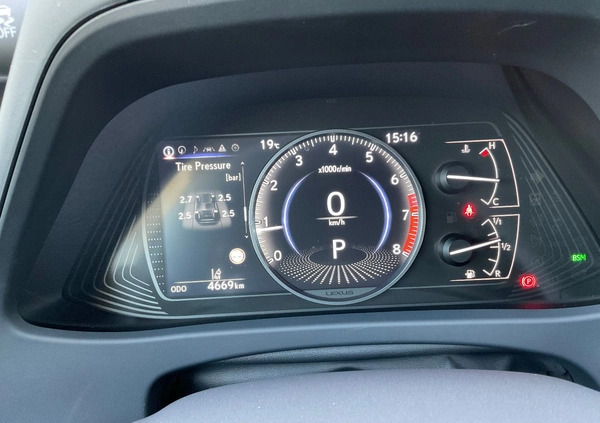 Lexus UX cena 159000 przebieg: 4681, rok produkcji 2022 z Kraków małe 407